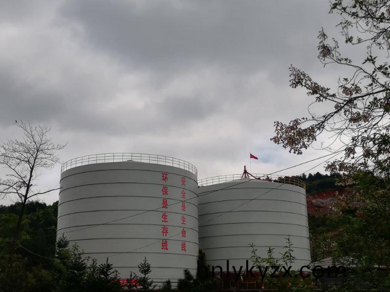 1座五萬噸(dun)水(shui)泥庫